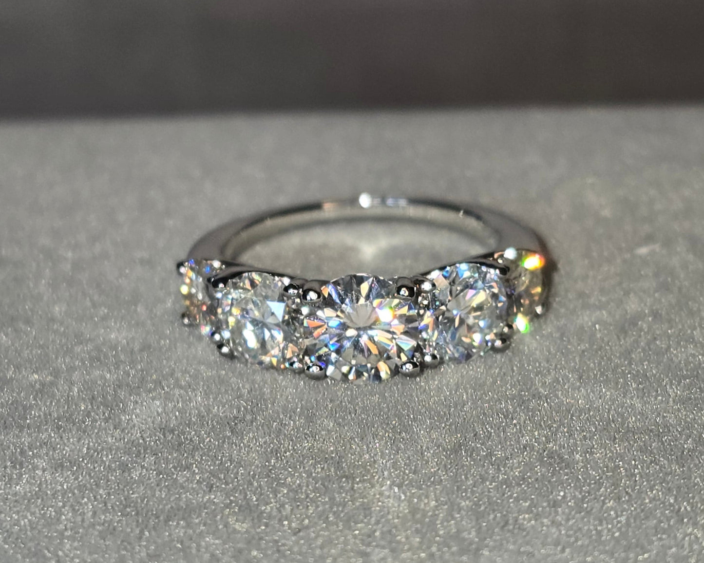 Ring fem stenar