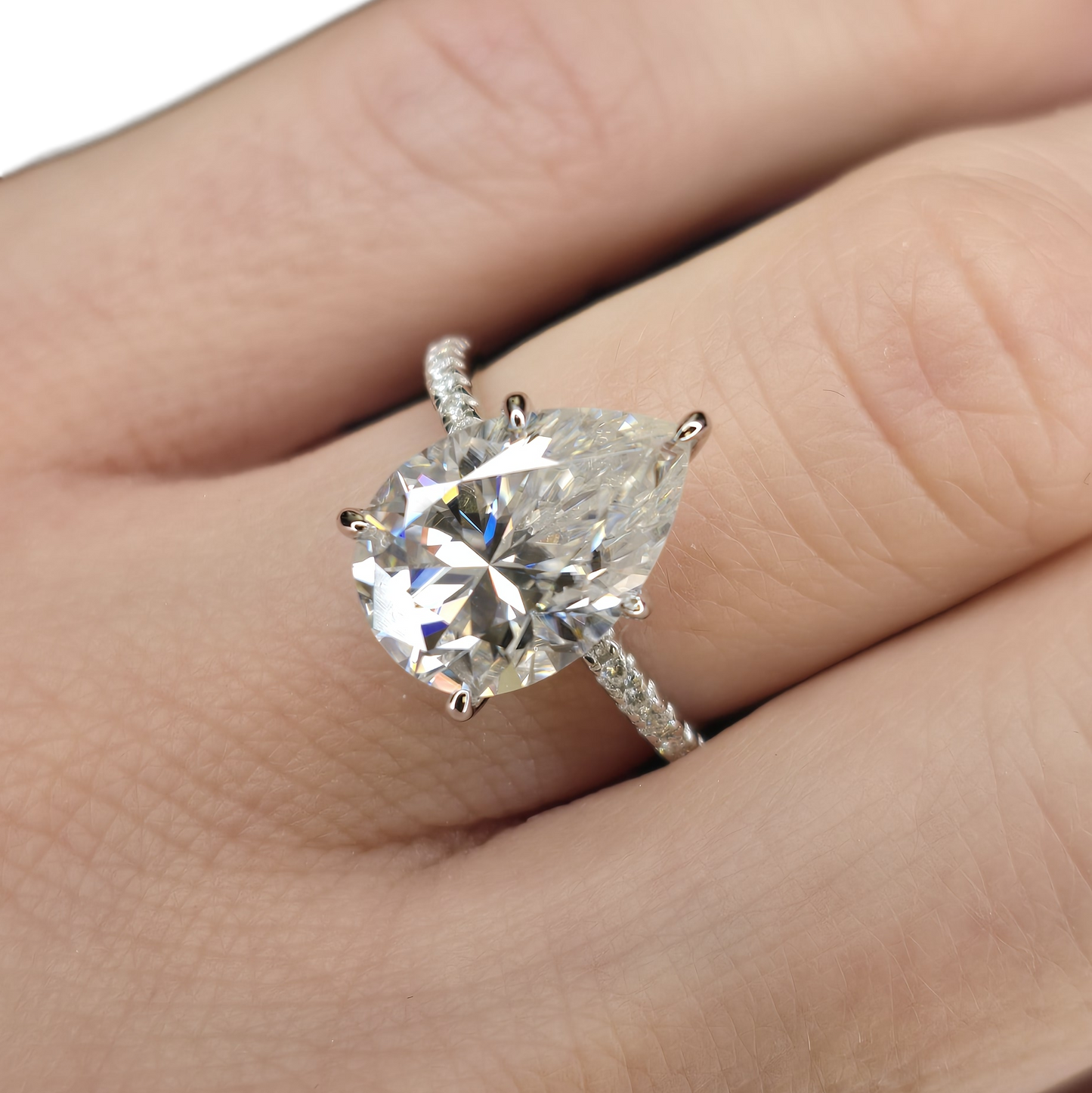 Pear cut ring