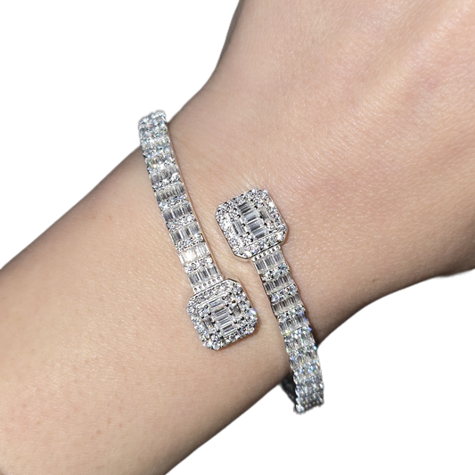 Aurora Moissanite Cuff